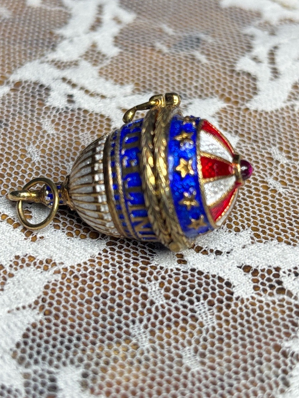 American patriotic enameled locket pendant Statue of Liberty United we stand